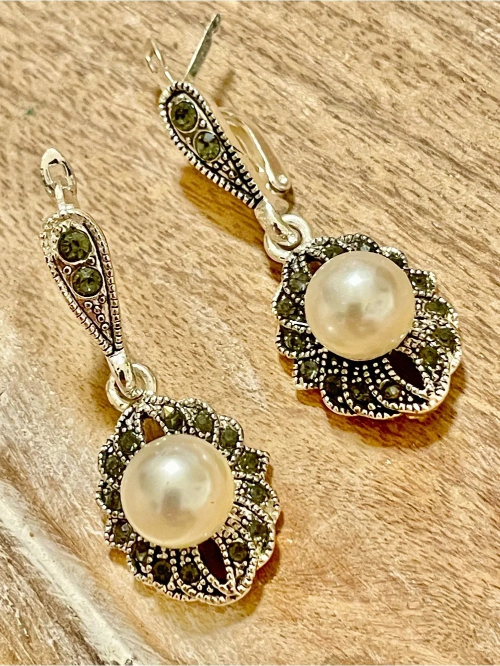 Gorgeous Classy Pearl Drop Earrings with Black Accent Stones